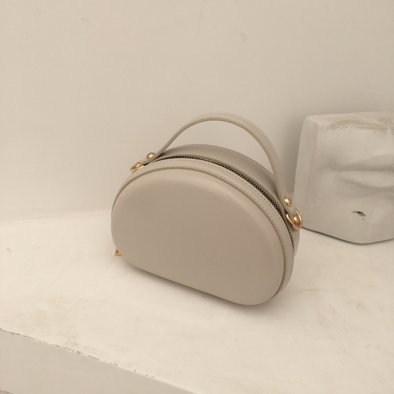 PU crossbody torbica, školjka oblik, ulični trend, zip otvor, jedna naramenica (Stil: ulicni trend; Materijal: PU; Oblik: školjka; Otvaranje: zip; Naramenica: jedna)