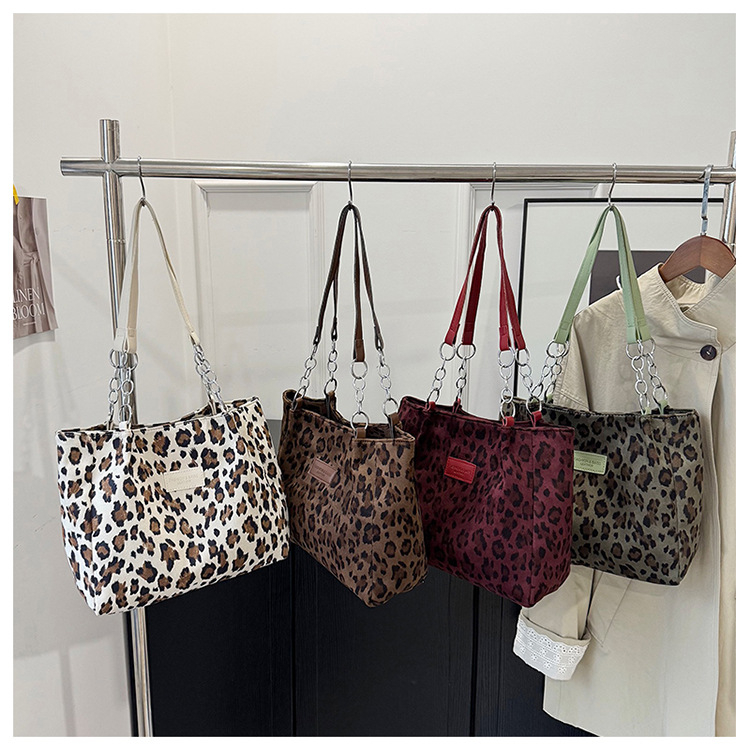 Ženska torbica za rame s leopard printom – PU koža, vodoravni kvadratni oblik, zatvaranje na zatvarač, unutarnja pretinica za telefon