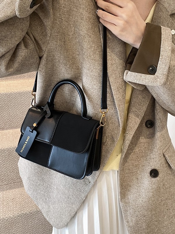 Torba za rame i crossbody, mini kvadratnog oblika, PU koža, unutarnja podstava od poliestera, zatvoren otvor, džep sa zipom, proljeće-ljeto 2025, urbani minimalistički stil