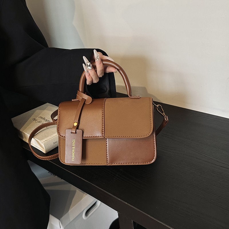 Torba za rame i crossbody, mini kvadratnog oblika, PU koža, unutarnja podstava od poliestera, zatvoren otvor, džep sa zipom, proljeće-ljeto 2025, urbani minimalistički stil