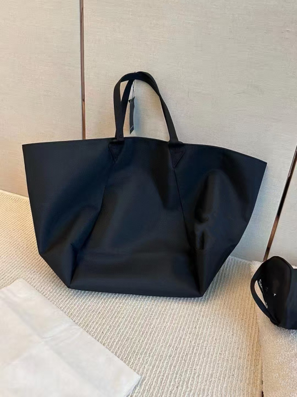 Torba Tote od najlona, kapacitet 45L, otvoreni gornji dio, unutarnji pretinac za dokumente