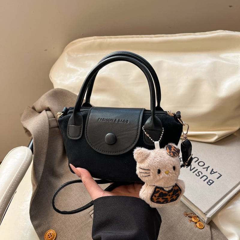 Női PU vödrös táska, keresztpántos/oldalra vihető, flap nyitás, egy pánt, poliészter bélés