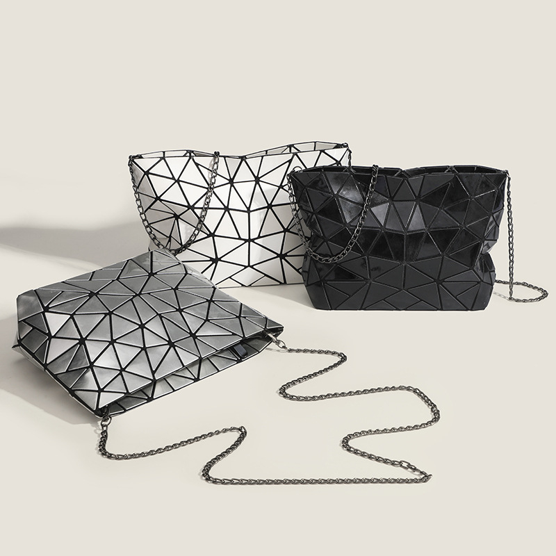 Geantă de umăr din PVC - Simplitate urbană, formă pătrată orizontală, buzunar interior cu fermoar și buzunar pentru telefon