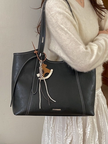 Geantă de umăr bucket din PU, stil urban minimalist, cu fermoar și căptușeală poliester-pamuc