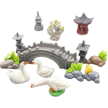 Mini peisaj în miniatură din rășină – decor de grădină în stil antic cu foișor, frunze de lotus, iaz și pod arcuit (Material: rășină; Tip material: plastic, rășină; Categorie: meșteșuguri din rășină; Stil: desen animat)