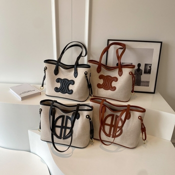 Platnena Tote torba, street trend stil, zatvaranje na zip, džep za telefon, vodoravni pravokutni oblik
