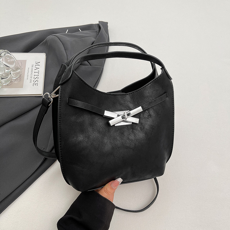 PU bucket torba, minimalistički dizajn, magnetsko zatvaranje, crossbody s jednim remenom, unutarnja džep za dokumente