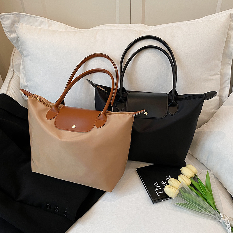 Geantă tote pentru femei: exterior din nylon, căptușeală din canvas, formă trapez invers, închidere cu fermoar, pentru călătorii de plăcere