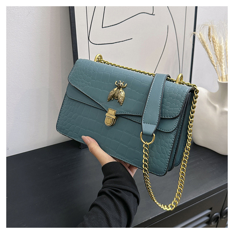 PU crossbody torba, vodoravnog kvadratnog oblika, zatvarač, unutarnja pretinac za telefon, poliester podstava