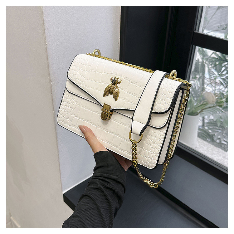 PU crossbody torba, vodoravnog kvadratnog oblika, zatvarač, unutarnja pretinac za telefon, poliester podstava
