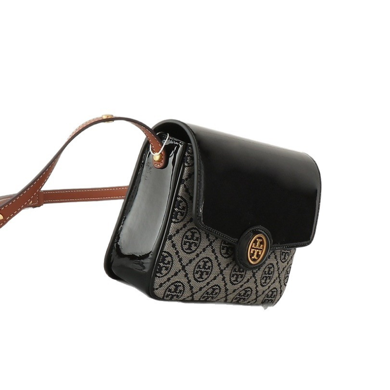 Kožna crossbody torba, vodoravnog kvadratnog oblika, magnetsko zatvaranje, jedna naramenica, unutarnja džep za telefon