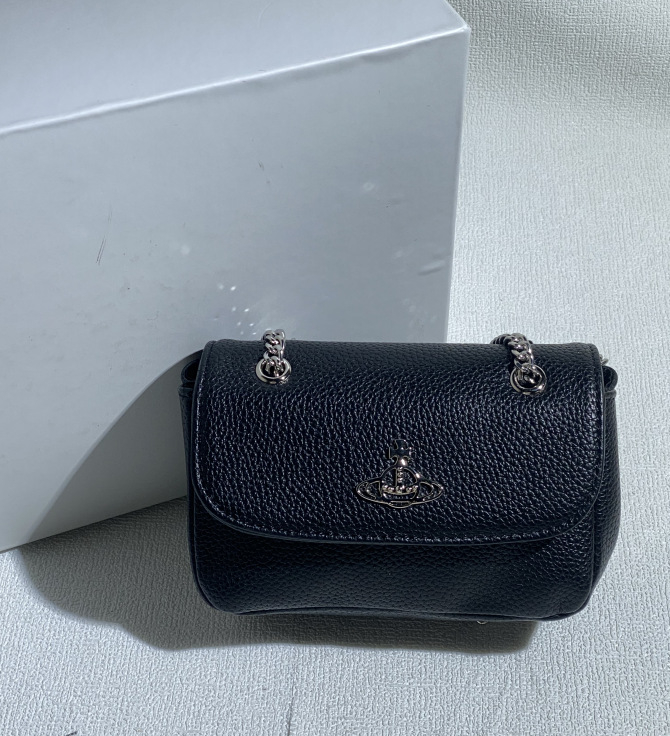 Geantă crossbody din piele naturală, model crocodil, formă orizontală pătrată, închidere cu capac, curea simplă, căptușeală poliester, primăvara 2025