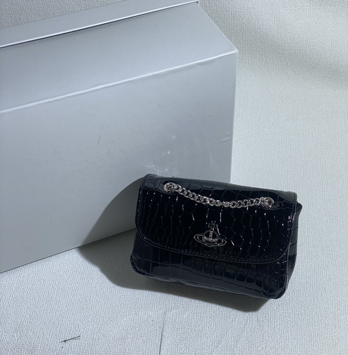 Geantă crossbody din piele naturală, model crocodil, formă orizontală pătrată, închidere cu capac, curea simplă, căptușeală poliester, primăvara 2025