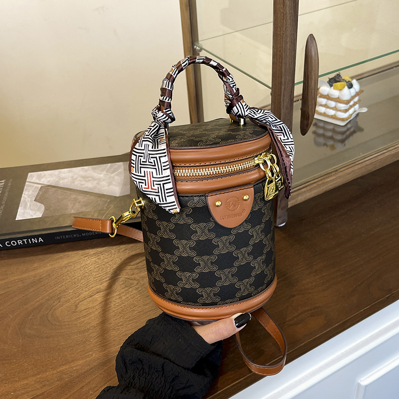 Geantă bucket PU pentru femei, stil urban, toamnă 2025, fermoar