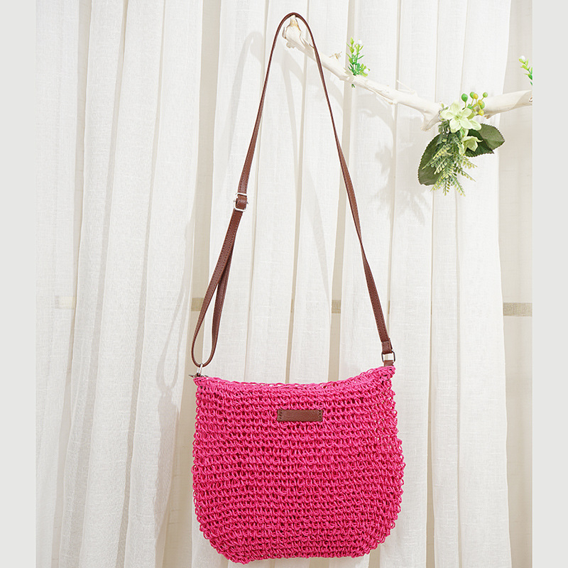 Crossbody torba od slame, gradski minimalistički stil, mali kvadratni dizajn, zatvarač, ručna izrada