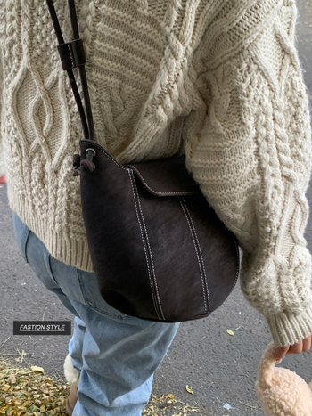 Ženska bucket torba, gradski minimalistički stil, PU koža, crossbody s jednim remenom, magnetsko zatvaranje