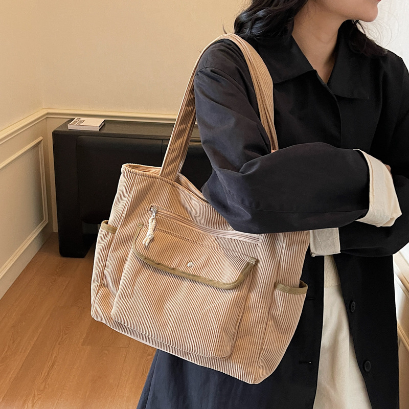 Tote torba, urban minimalist stil, PU materijal, velika kapaciteta, kvadratnog oblika, horizontalni dizajn, zatvarač, unutarnje pretince: skriven džep sa zipom, džep za telefon, dokumente, jedna naramenica, jesen 2025