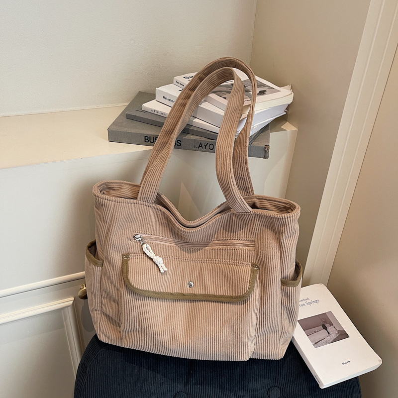 Tote torba, urban minimalist stil, PU materijal, velika kapaciteta, kvadratnog oblika, horizontalni dizajn, zatvarač, unutarnje pretince: skriven džep sa zipom, džep za telefon, dokumente, jedna naramenica, jesen 2025