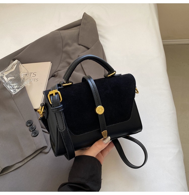 Crossbody mini kvadratna torbica, PU materijal, gradski stil, džep za telefon, zatvaranje poklopcem