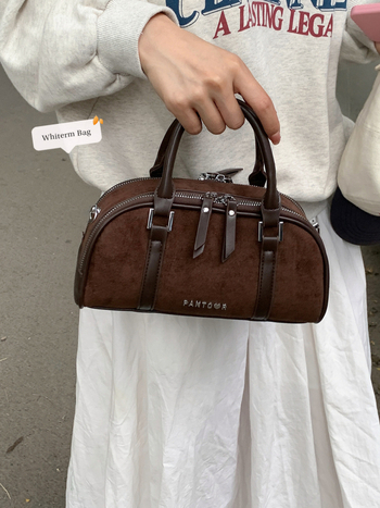 Ženska crossbody torba — velur materijal, gradski stil, horizontalni kvadratni oblik, zatvaranje na zipu, podstava od poliestera.