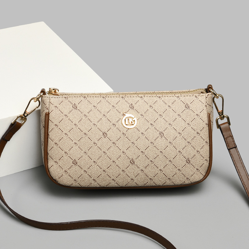 Ženska crossbody torba od PVC-a, horizontalni kvadratni oblik, zatvaranje zatvaračem, jedan remen, poliesterska podstava