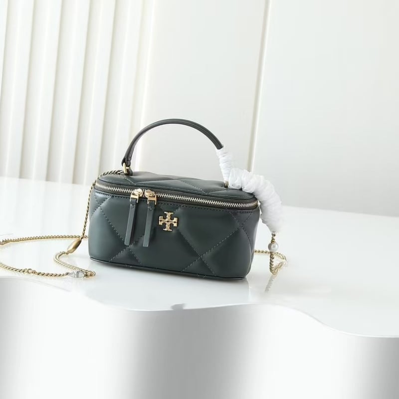 Crossbody torba s lancem, cilindrični oblik kutije, prirodna koža, zatvaranje zipom, unutarnja džep za telefon — street fashion