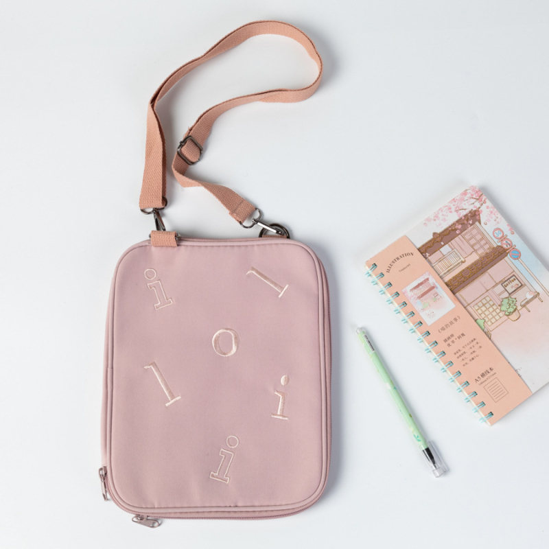 Unisex torba preko ramena za tablet s prozračnim poliesterskim materijalom, podstava od poliestera, uzorak slova, jesen 2024