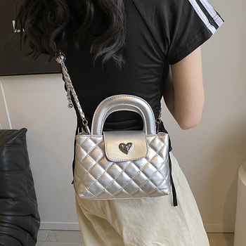 Geantă de mână femei (PU piele; căptușeală sintetică; formă pătrată orizontală; închidere cu fermoar; interior laminat)