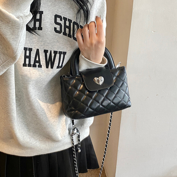 Geantă de mână femei (PU piele; căptușeală sintetică; formă pătrată orizontală; închidere cu fermoar; interior laminat)