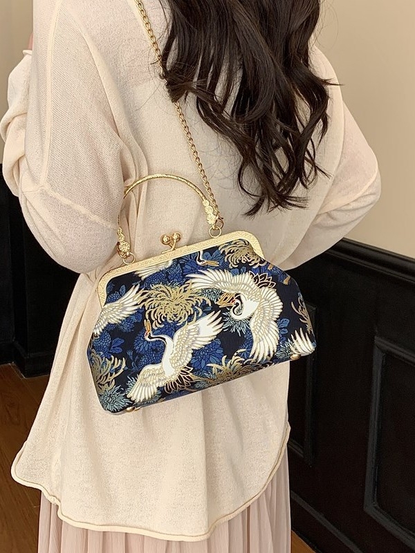 Hanfu Cheongsam Embroidered Shell Bag – tkanina, 3D vanjska ljuska, zatvaranje klipom, poliester podstava