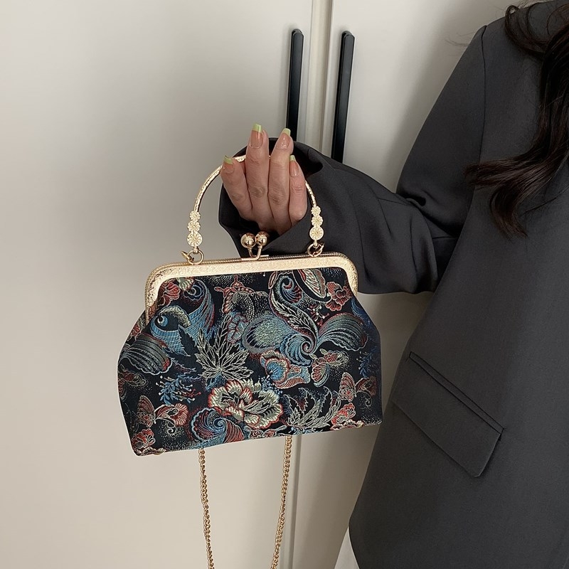 Hanfu Cheongsam Embroidered Shell Bag – tkanina, 3D vanjska ljuska, zatvaranje klipom, poliester podstava