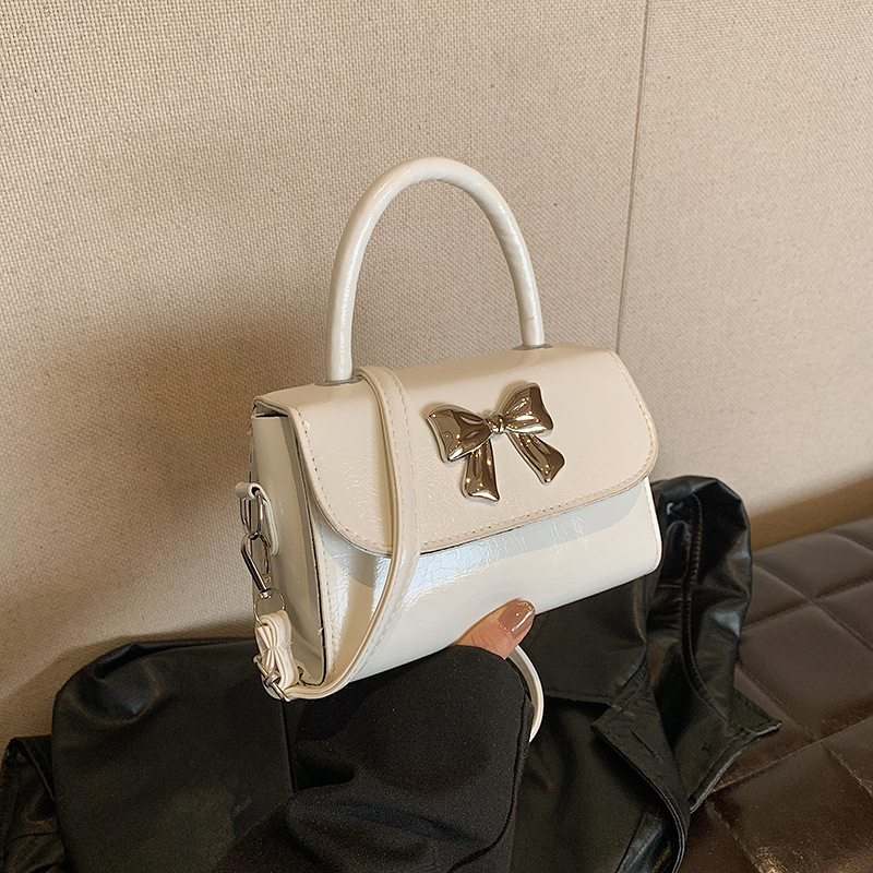 Ženska crossbody torba, mini kvadratu PU koža, horizontalni oblik, zatvoren otvor, džep za telefon, proljeće 2024