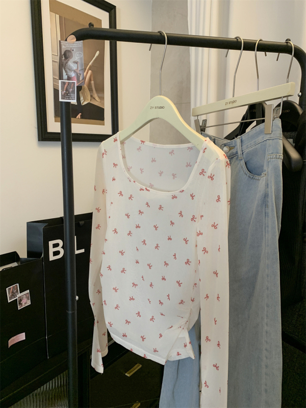 Bluza s mašnicom i mrežastom tkaninom, ultra-tanka tkanina, kratka duljina 40–50 cm, dugi zvonasti rukavi, pulover-top