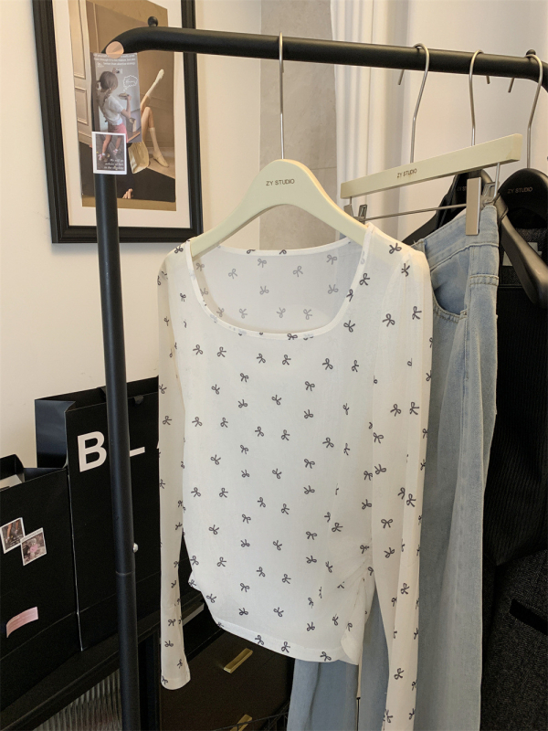 Bluza s mašnicom i mrežastom tkaninom, ultra-tanka tkanina, kratka duljina 40–50 cm, dugi zvonasti rukavi, pulover-top