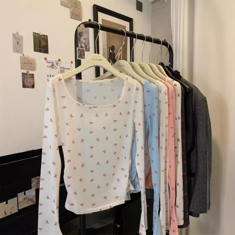 Bluza s mašnicom i mrežastom tkaninom, ultra-tanka tkanina, kratka duljina 40–50 cm, dugi zvonasti rukavi, pulover-top