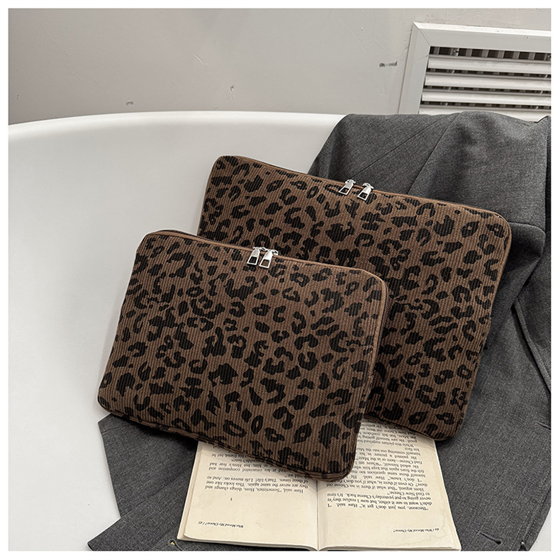 Korduroy clutch torba s podstavom od poliestera, proljeće 2025, street fashion, unisex.
