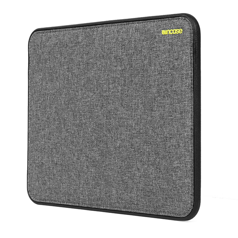Incase MacBook Pro unutarnja torbica – otporna na udarce, AIR-Fiber magnetska