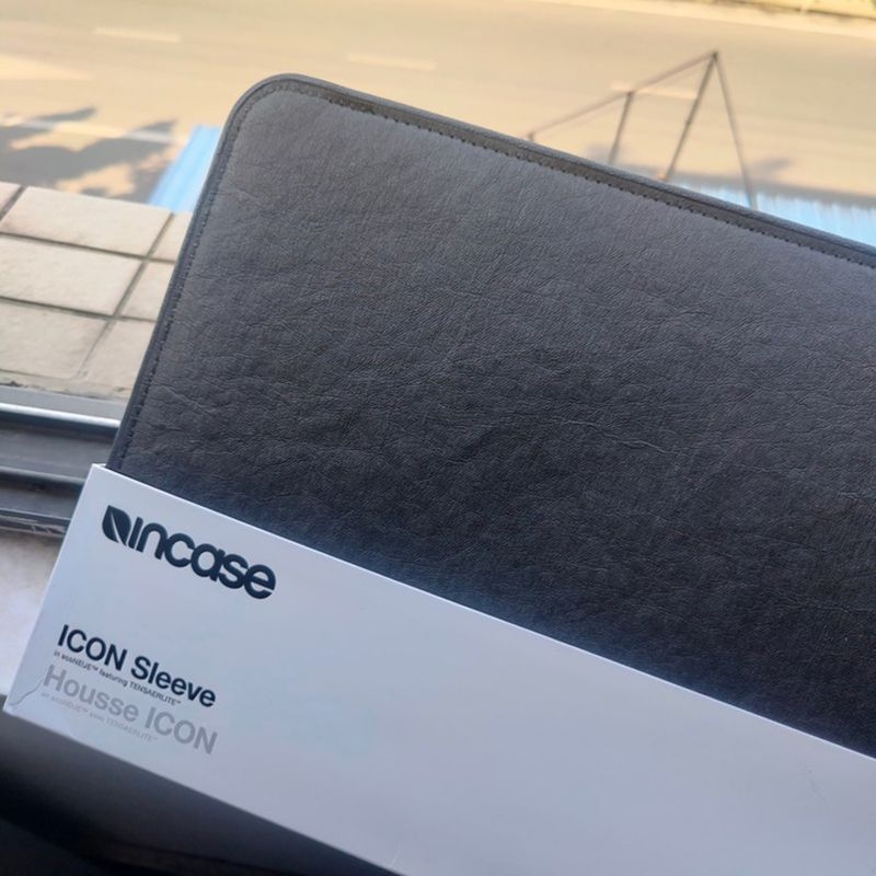 Incase MacBook Pro unutarnja torbica – otporna na udarce, AIR-Fiber magnetska