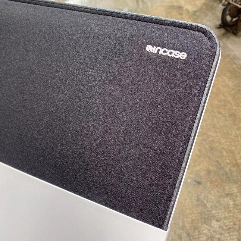 Incase MacBook Pro unutarnja torbica – otporna na udarce, AIR-Fiber magnetska