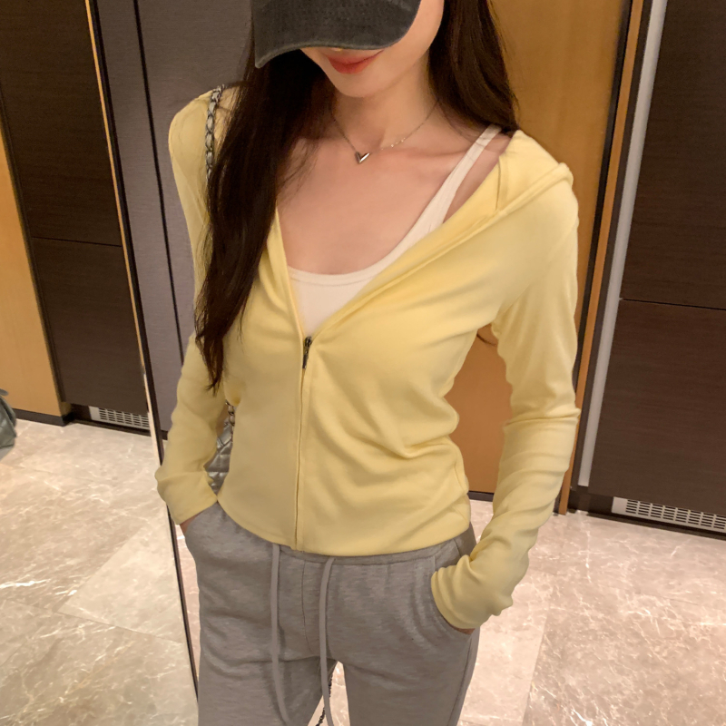 Dámsky kardigán s kapucňou, dlhé rukávy, úzky strih, viskóza, jednobarevný vzor, okrúhly výstrih, zapínanie na jeden rad gombov