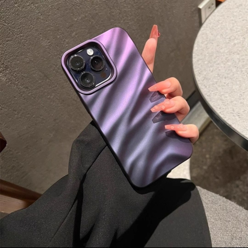 Kućište od tekućeg silikona s trodimenzionalnim plisiranim uzorkom za iPhone 16 Pro Max i iPhone 15/14/13 – mekani, premium dojam