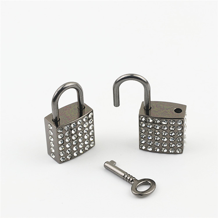 Τετράγωνη κλειδαριά για τσάντες από κράμα ψευδάργυρου με διαμάντι ενσωματωμένο – κλειδαριά με κλειδί