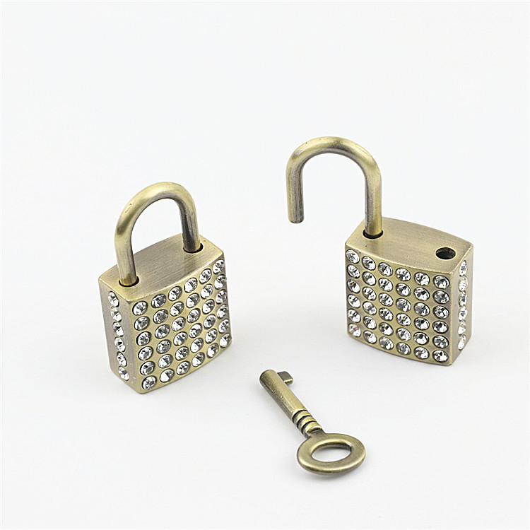 Τετράγωνη κλειδαριά για τσάντες από κράμα ψευδάργυρου με διαμάντι ενσωματωμένο – κλειδαριά με κλειδί