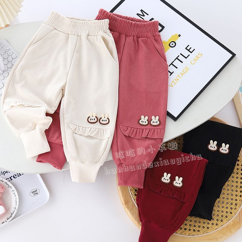 Lányoknak tervezett fleece-bevonatú, lazán szabott koreai stílusú sportnadrág csipkés szegéllyel, újszülötteknek 0–12 hónap, tavasz–ősz