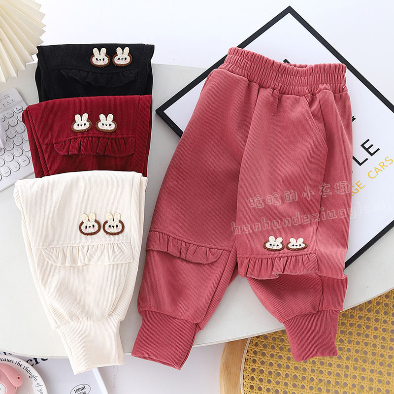 Lányoknak tervezett fleece-bevonatú, lazán szabott koreai stílusú sportnadrág csipkés szegéllyel, újszülötteknek 0–12 hónap, tavasz–ősz