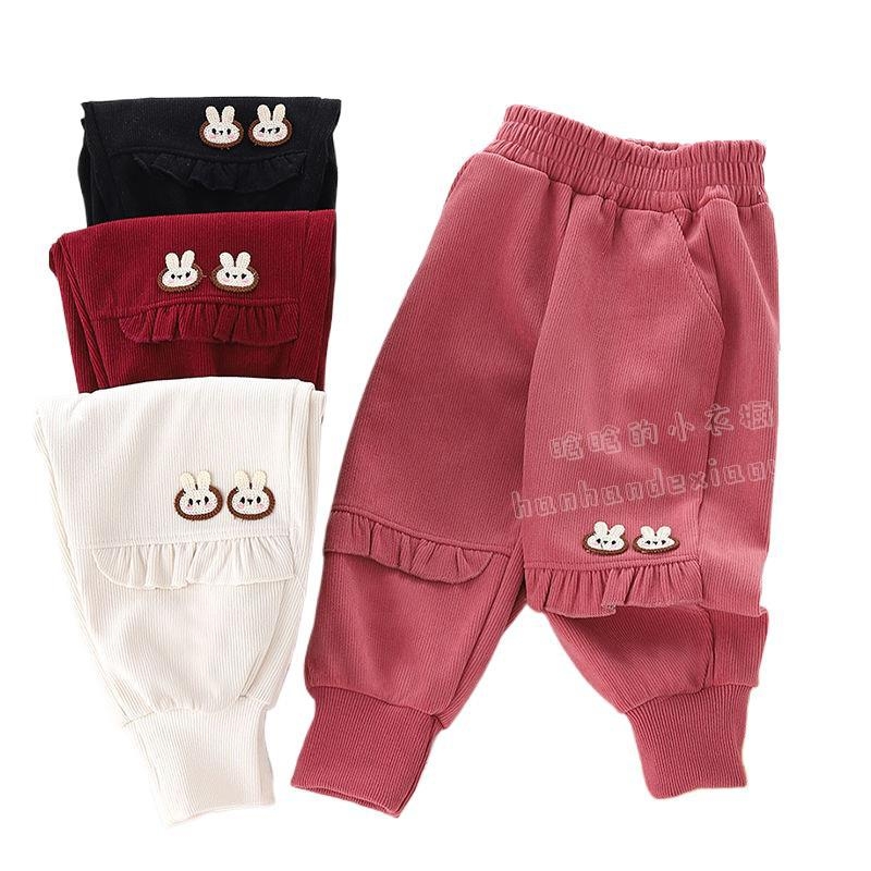 Lányoknak tervezett fleece-bevonatú, lazán szabott koreai stílusú sportnadrág csipkés szegéllyel, újszülötteknek 0–12 hónap, tavasz–ősz