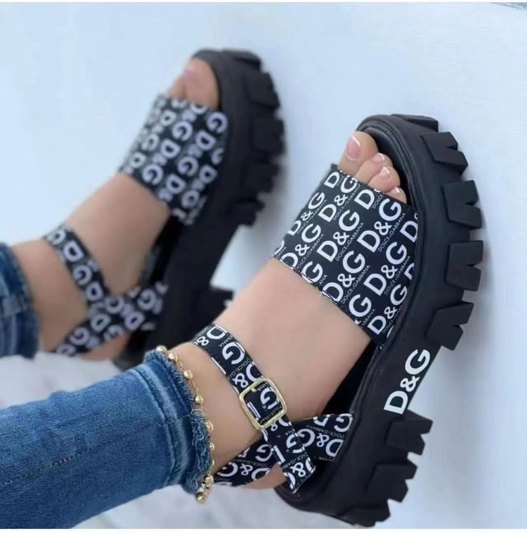 Rimske sandale s debelom platformom, 5–8 cm, kopča, stražnji remen, gumeni đon, za žene