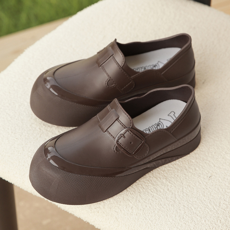 Női esőcsizma alacsony szárú PVC felsőrésszel, vízálló és csúszásmentes, mindennapi viselet