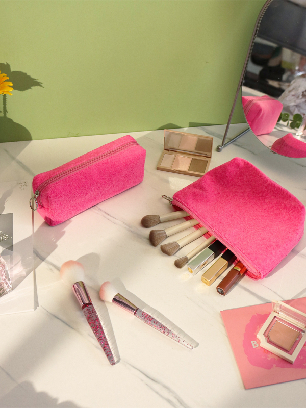 Poliészter tote táska, függőleges négyzetes alak, felső nyitás, zseb laptophoz, bélés poliészter