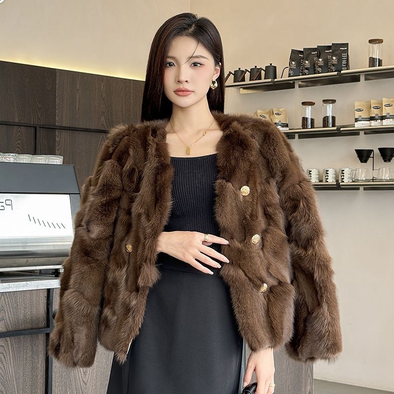Дамско палто от лисица козина, късо, V-образно деколте, дълги ръкави, урбан стил, есен 2025